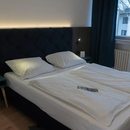 Hotel Am Stadion 3*