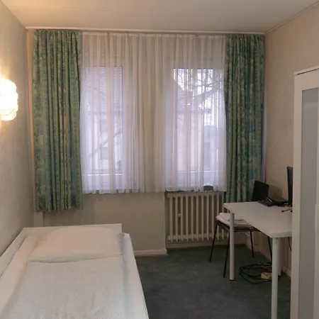 Hotel Am Stadion 3*
